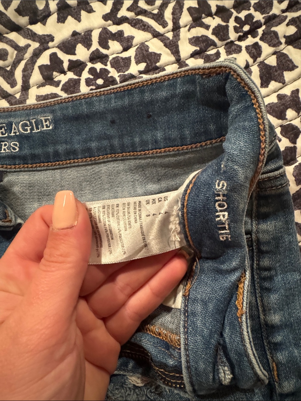 American Eagle Outfitters Ripped Dark Blue Denim High-Rise Women’s Shorts - Picture 2 of 2